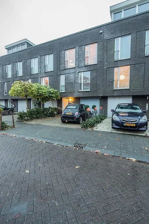Sleep At Slim Amsterdam Bed & Breakfast Netherlands